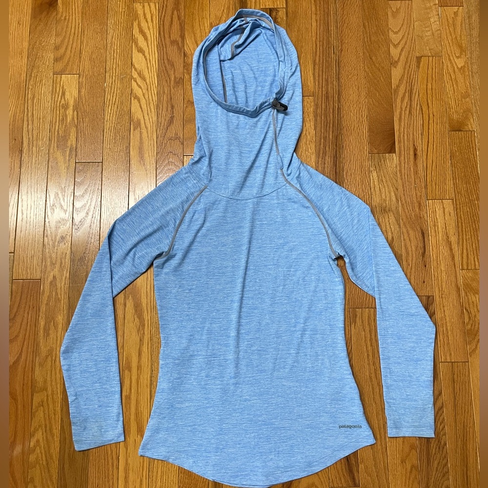 Patagonia Women's Long Sleeve Tropic Comfort Sun Hoody - Picture 3 of 9